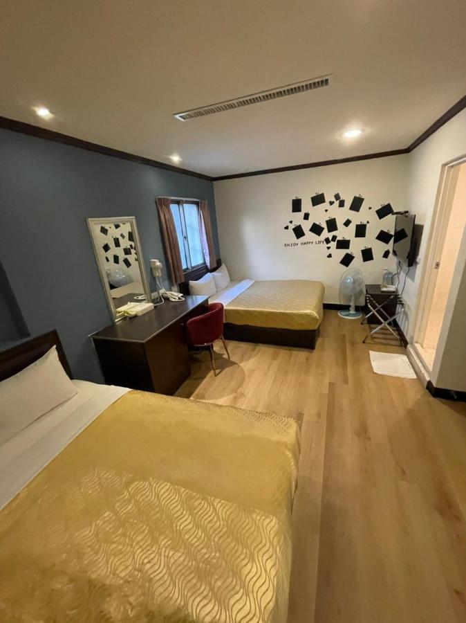 Holiday Business Hotel T'ai-tung Esterno foto