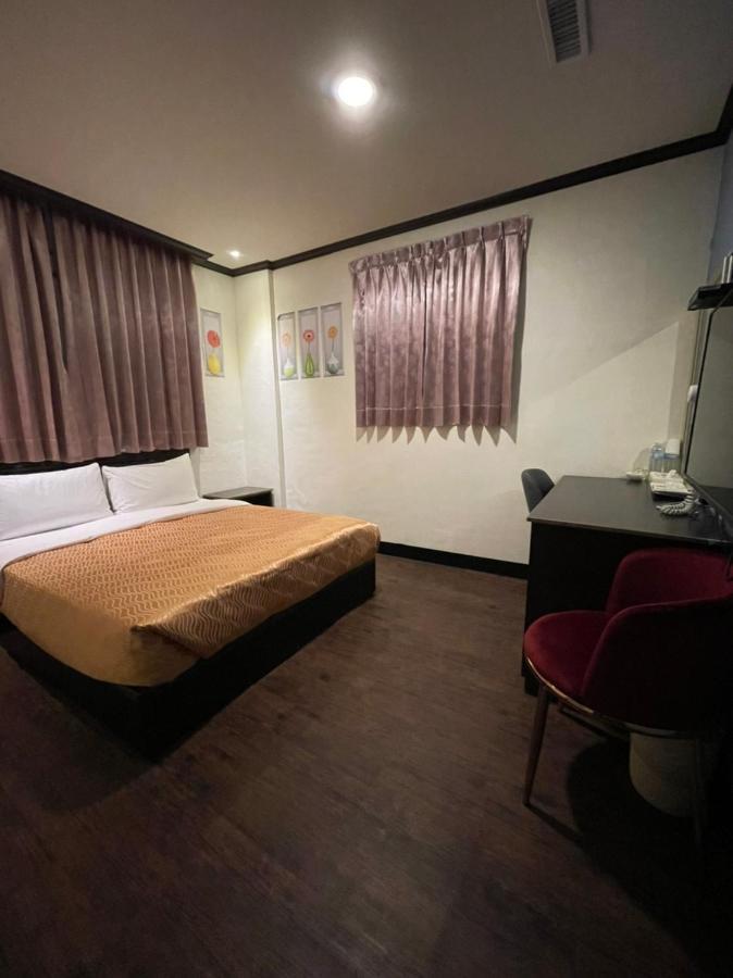 Holiday Business Hotel T'ai-tung Esterno foto