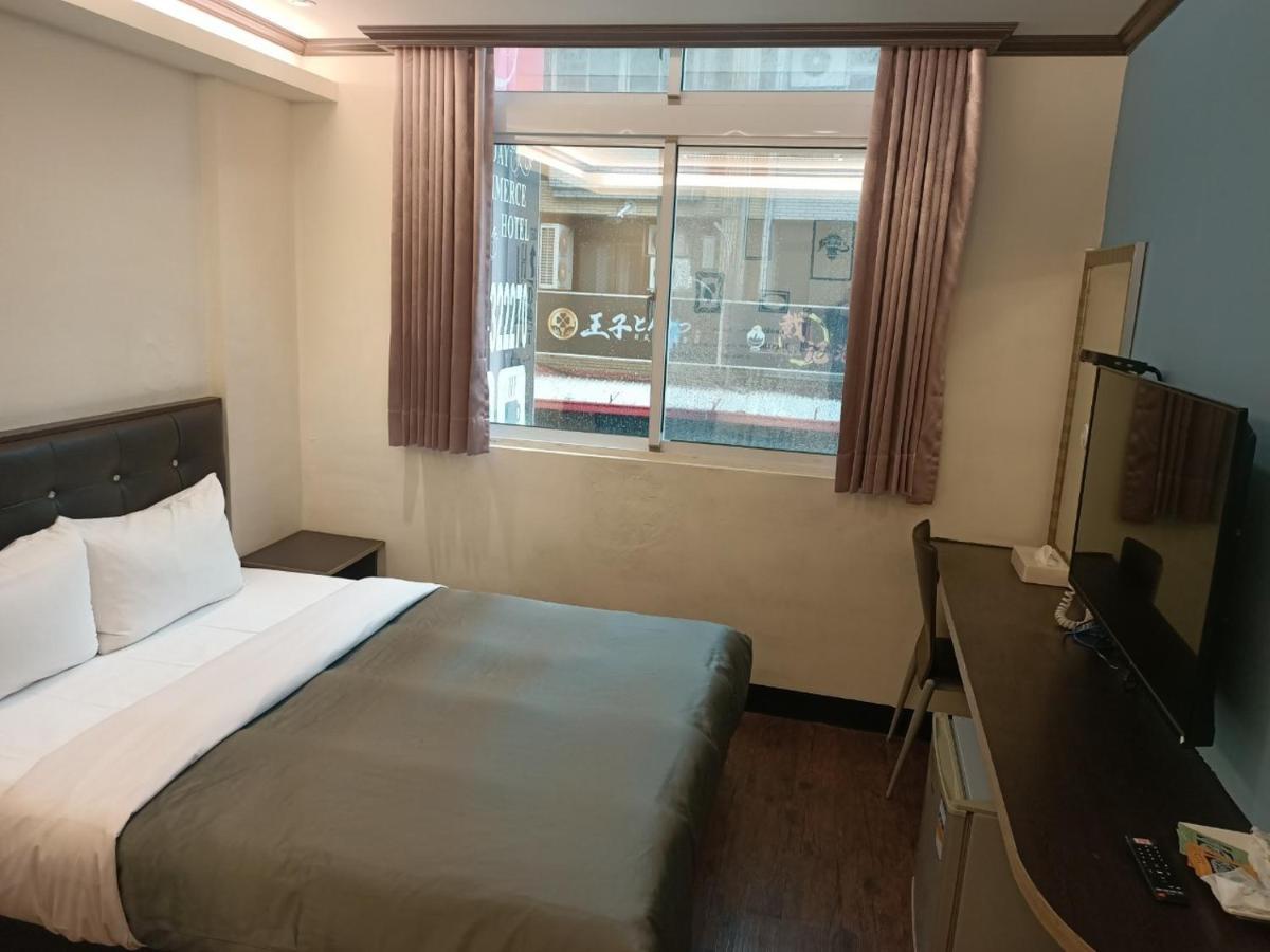 Holiday Business Hotel T'ai-tung Esterno foto