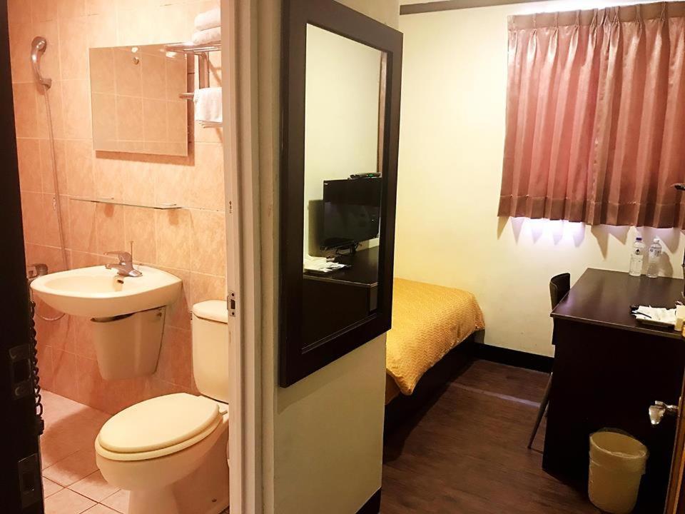 Holiday Business Hotel T'ai-tung Esterno foto